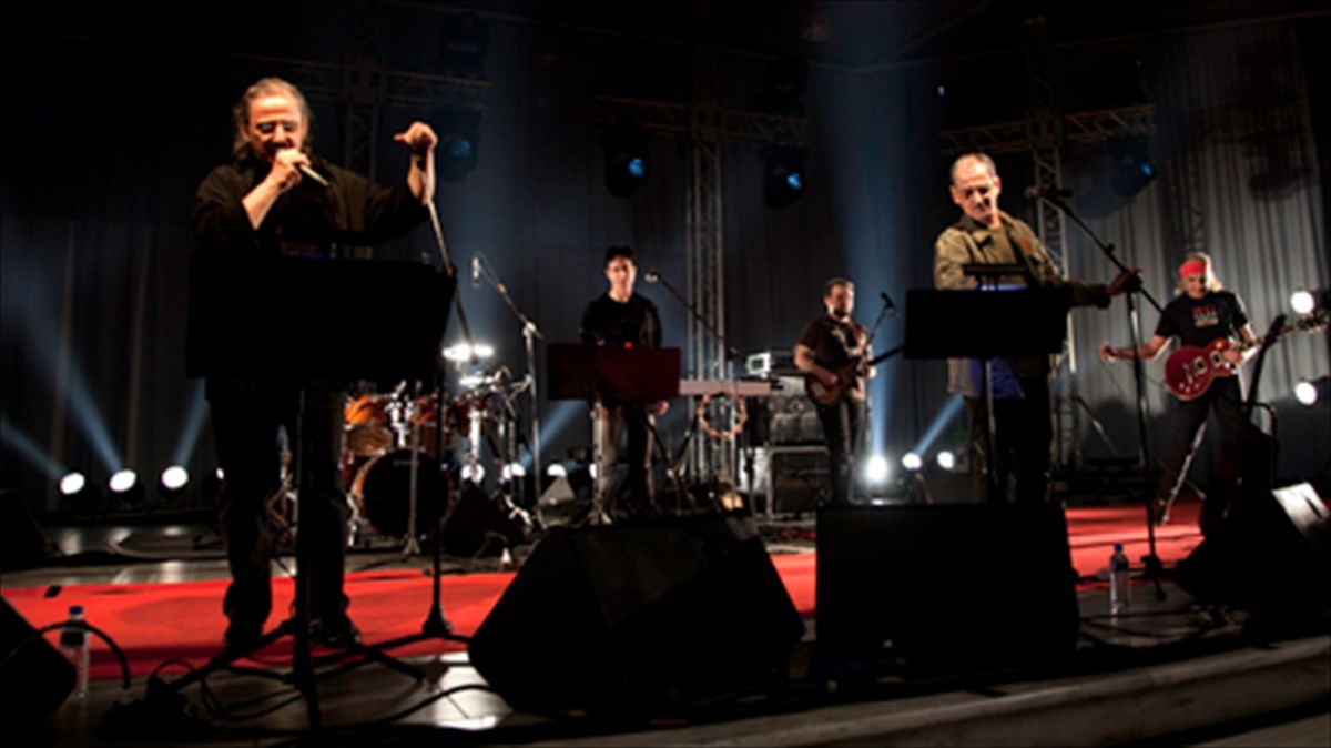 oi-aderfoi-katsimixa-sto-markopoulo