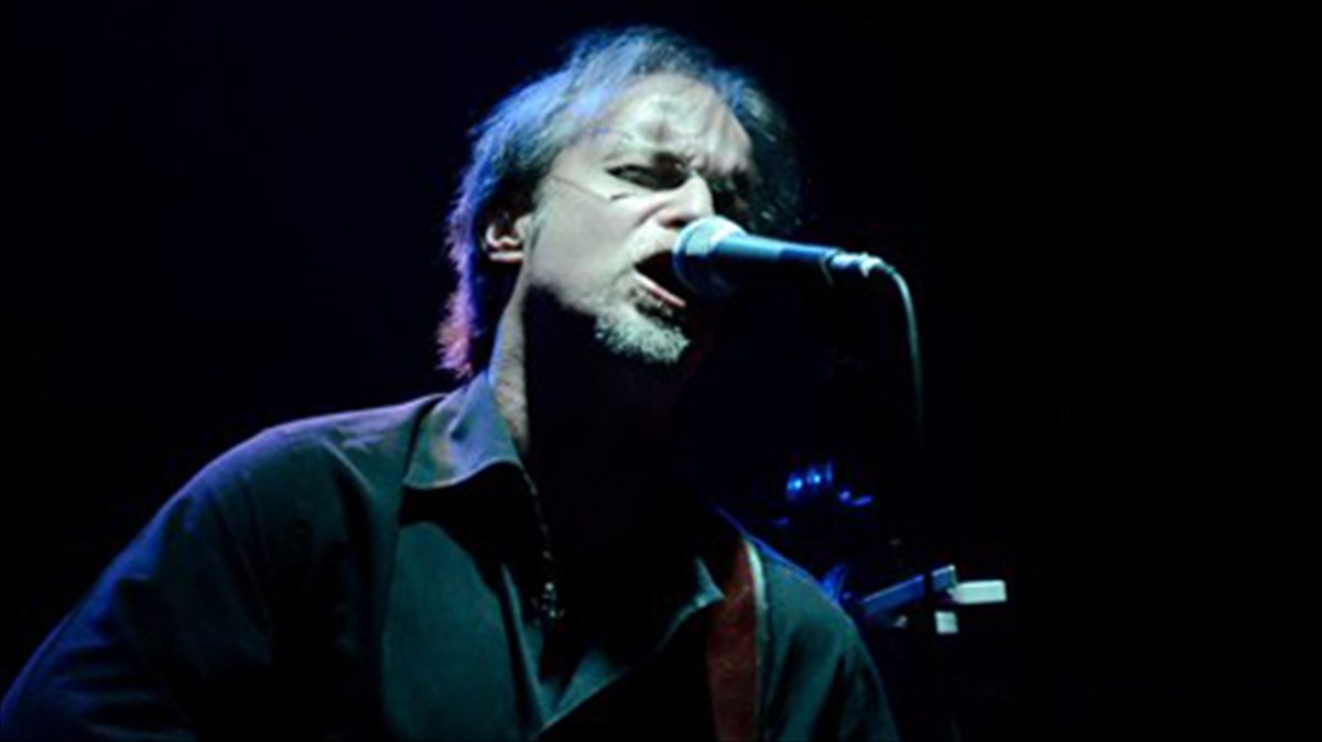 mia-kai-monadiki-athinaiki-emfanisi-gia-ton-milto-pasxalidi