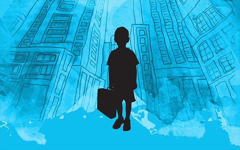 ena-agori-me-balitsa-anebainei-sti-skini-me-ti-boitheia-tis-ksenias-kalogeropoulou