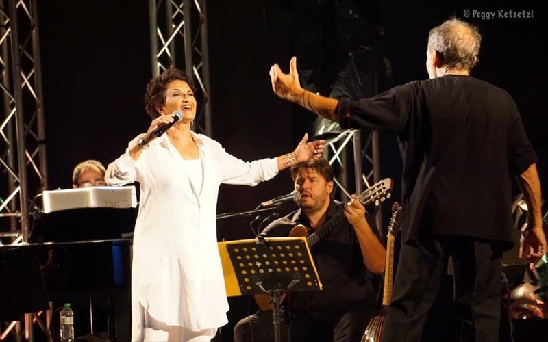 alkistis-protopsalti-kai-stauros-ksarxakos-sunantontai-sto-irodeio