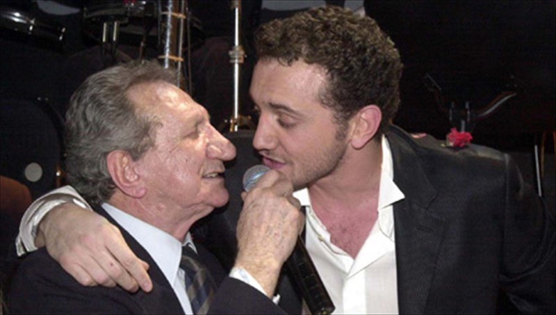 efuge-o-mixalis-menidiatis-mixalis-menidiatis