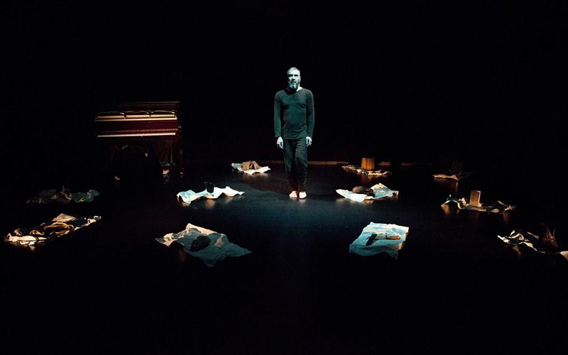 duo-nees-parastaseis-kai-mia-epanalipsi-gia-tin-omada-simeio-miden