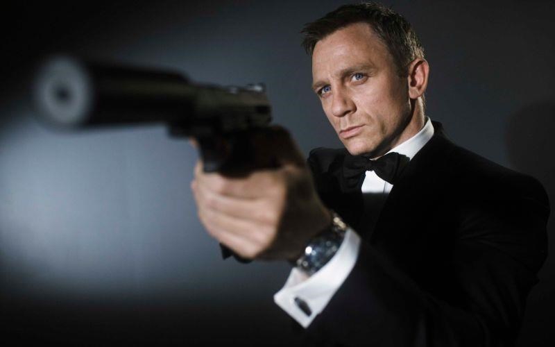 neoi-mnistires-gia-tin-dianomi-tis-epomenis-tainias-James-bond