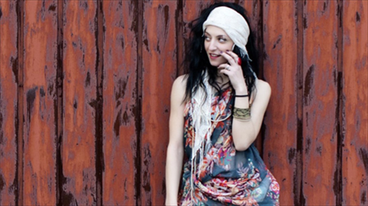 i-sofita-filoksenei-ton-pano-mouzouraki-sti-rafina