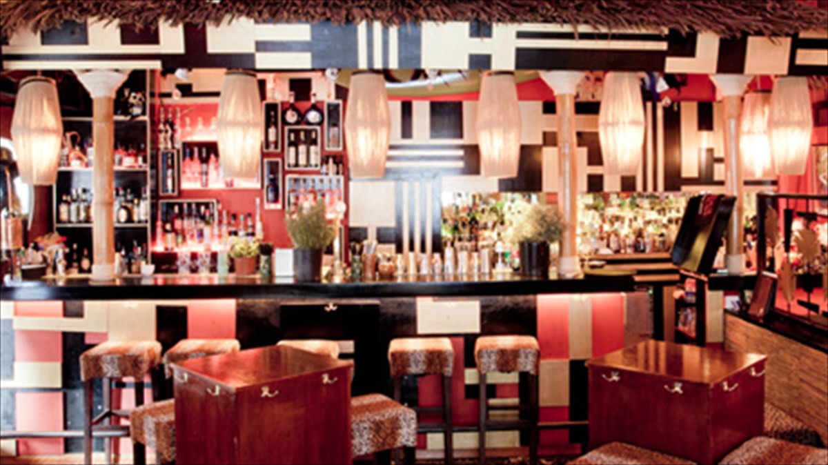 duo-nuxterina-openings-sto-kentro-tis-polis