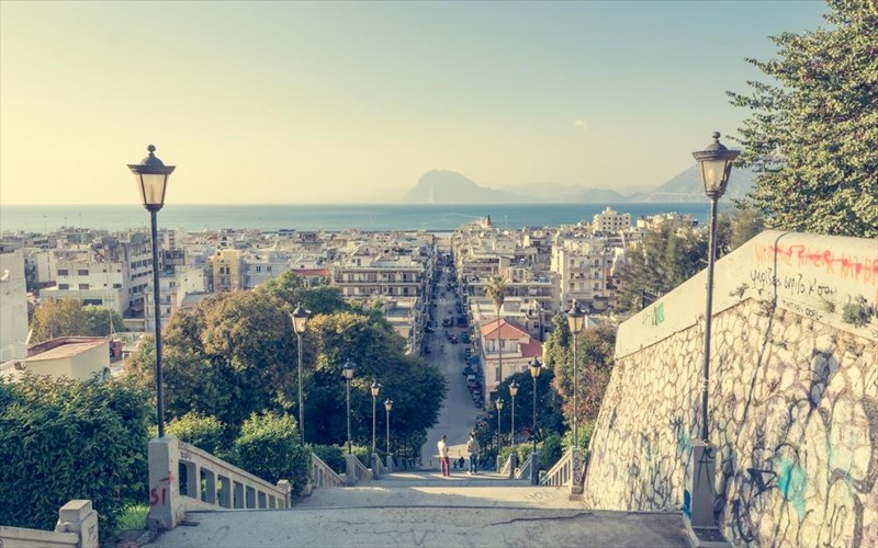 fotografiko-taksidi-se-10-omorfes-ellinikes-poleis