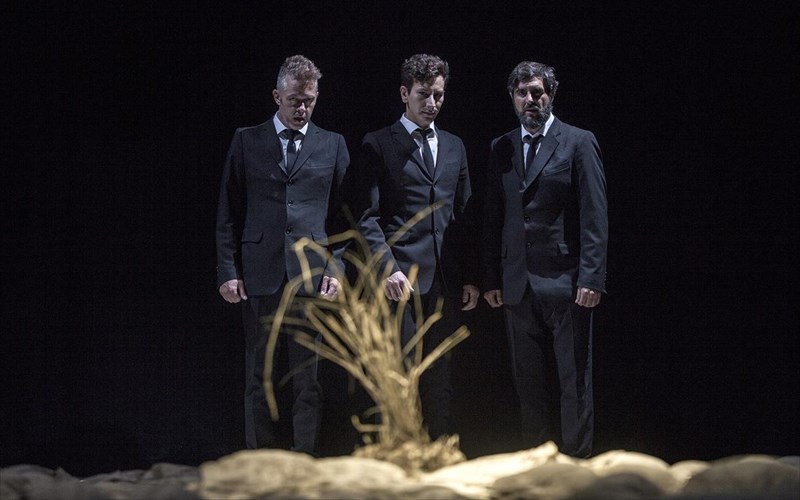 mini-paratasi-gia-ti-mideia-tou-dimitri-karantza-sto-theatro-poreia