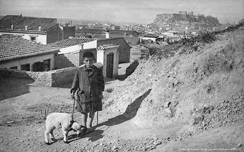 h-athina-tou-1917-mesa-apo-spanio-fotografiko-uliko-sto-mouseio-mpenaki