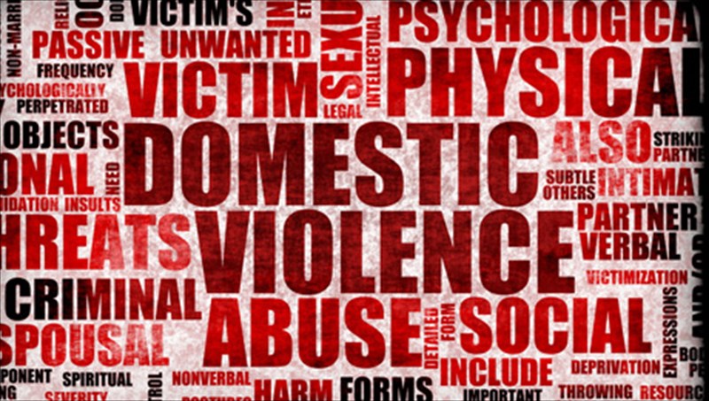 peninta-apoxroseis-tou-gkri-entharrunei-i-oxi-tin-oikogeneiaki-bia-oxi-tin-oikogeneiaki-bia