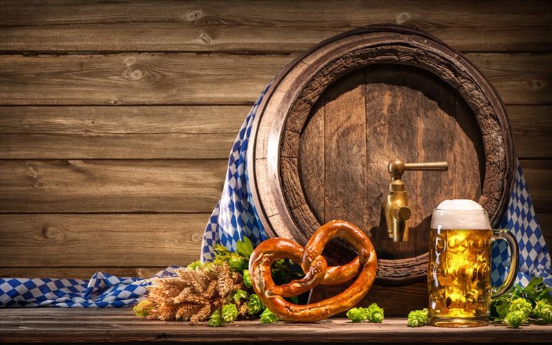 to-oktoberfest-ksekinise-kai-to-monaxo-glenta-tin-mpira