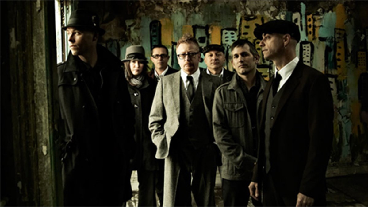 pathos-kai-entasi-upo-tous-ixous-ton-flogging-molly
