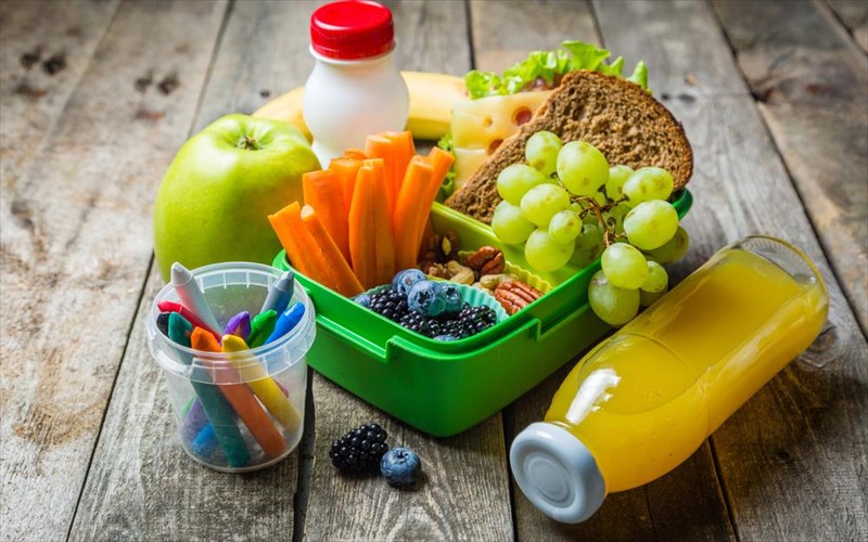 poio-einai-to-idaniko-kolatsio-ton-paidion-sto-sxoleio