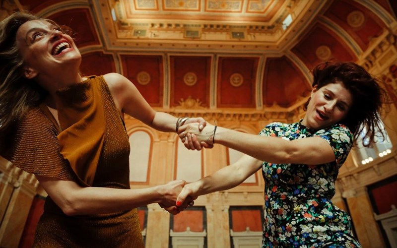 oi-kores-ton-bijoux-de-kant-sto-odou-kuladon