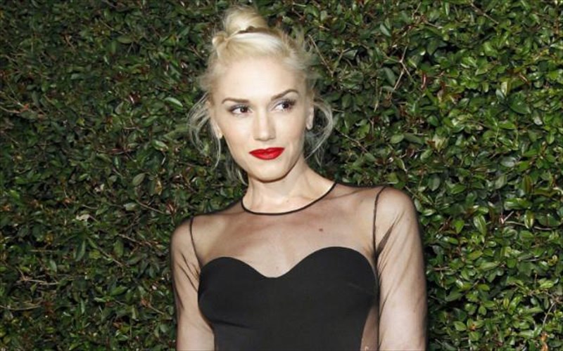 h-gwen-stefani-epistrefei-me-xristougenniatiki-diathesi