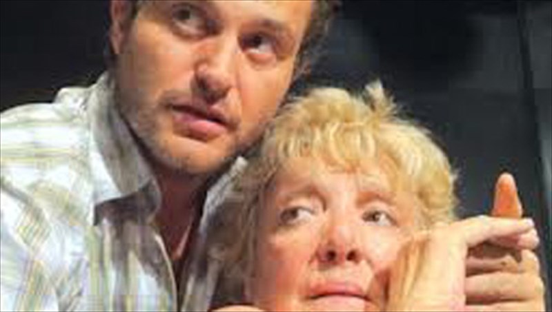 i-maro-kontou-upoduetai-ti-basilissa-elisabet