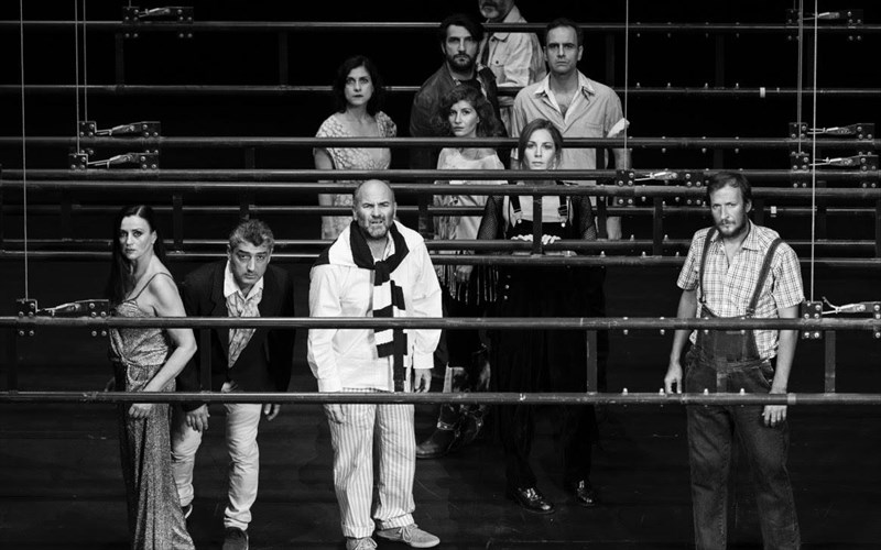 o-glaros-tou-gianni-xoubarda-prosgeionetai-sto-dimotiko-theatro-peiraia