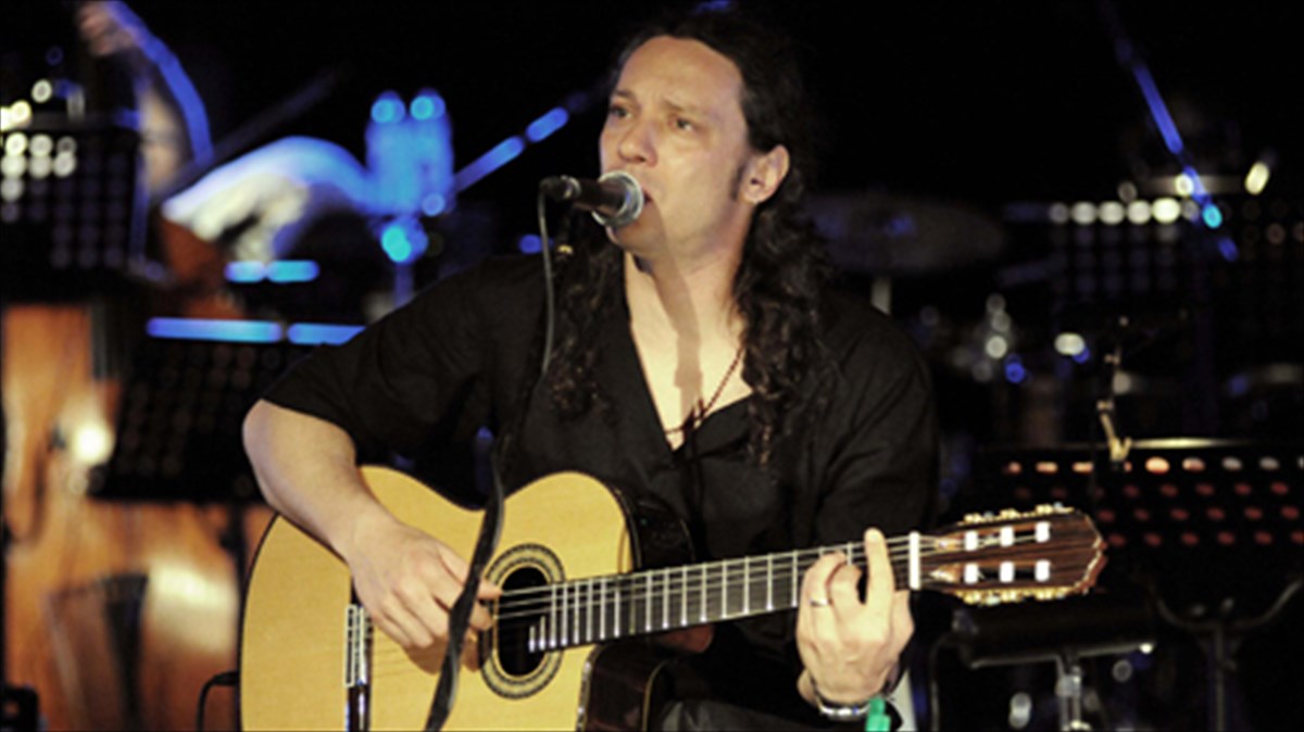 o-alkinoos-ioannidis-proskunitis-stin-texnopoli