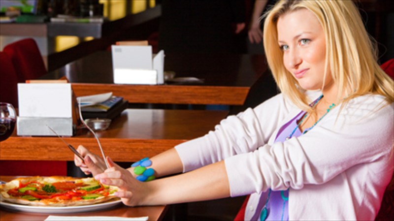 9-piata-pou-prepei-na-apofeugete-se-ena-estiatorio-piata-pou-prepei-na-apofeugete-se-ena-estiatorio