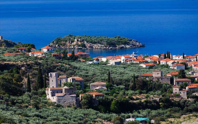 kardamuli-ena-apo-ta-pio-kalofulagmena-mustika-tis-notias-mesogeiou