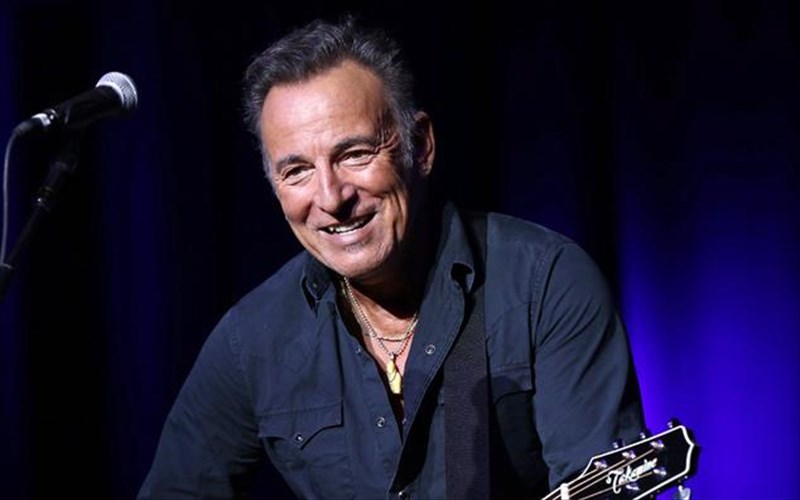 bruce-springsteen-den-einai-ora-gia-tragoudi-kata-tou-trump