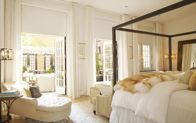 pros-polisi-to-poluteles-retire-tis-Jennifer-lopez-sto-manxatan