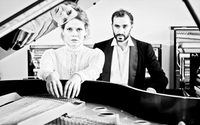 klara-souman-ta-xarismatika-prosopa-mias-upermarionetas-i-proti-skinothesia-tou-miltiadi-fiorentzi