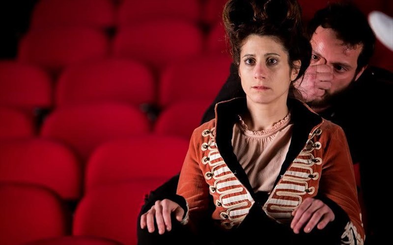 duo-epituximenes-parastaseis-tis-persinis-sezon-epistrefoun-sto-porta