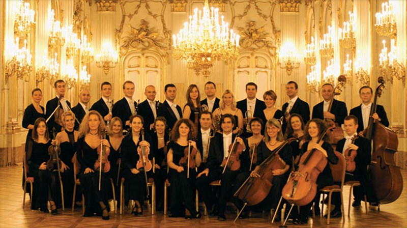 taksidi-ston-kosmo-tou-strauss