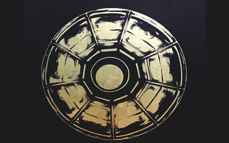 lux-in-tenebris-i-marianna-lourmpa-smileuei-tis-skies-ston-fotagogo