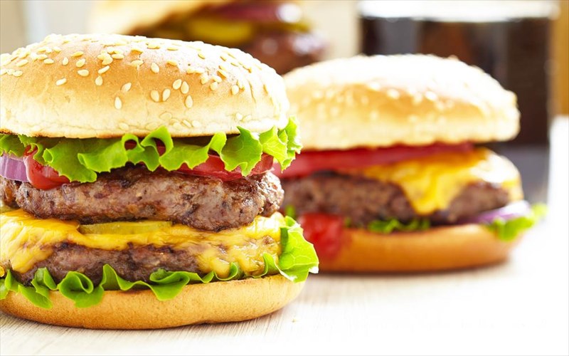 epta-amerikanikes-parallages-sta-agapimena-mas-street-food