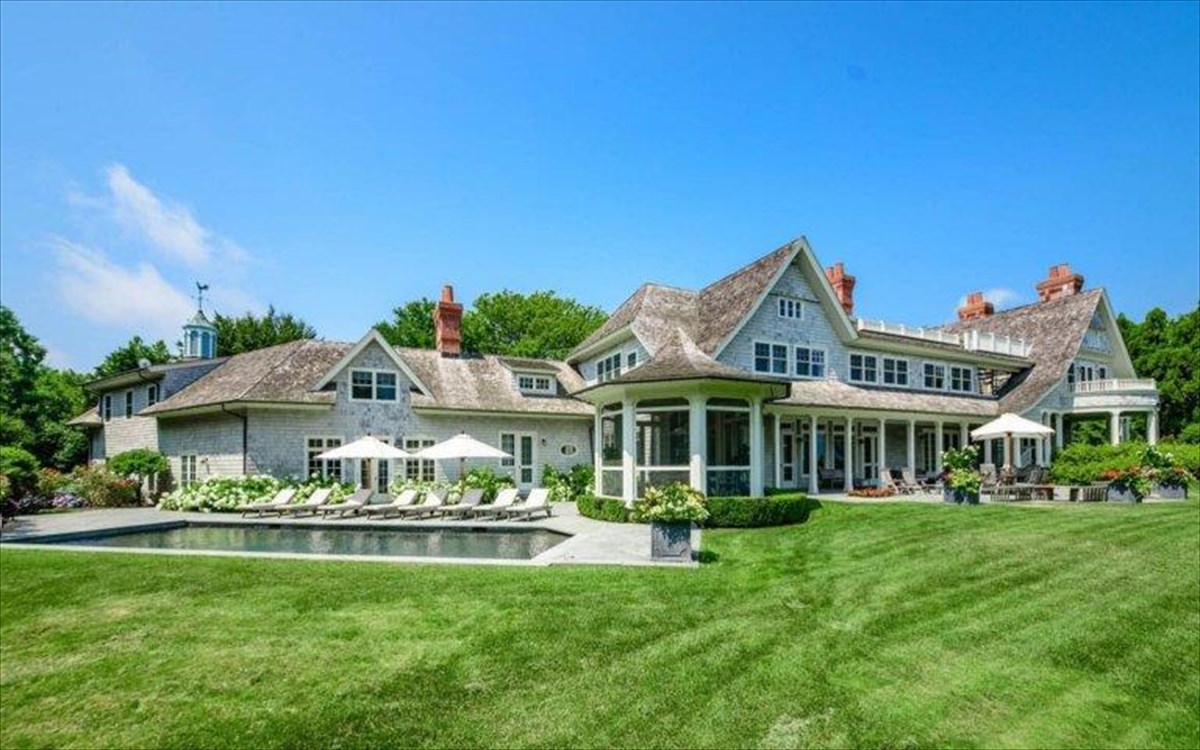 scandal-hit-harvey-weinstein-sells-his-connecticut-home-and-lists-hamptons-estate-for-sale