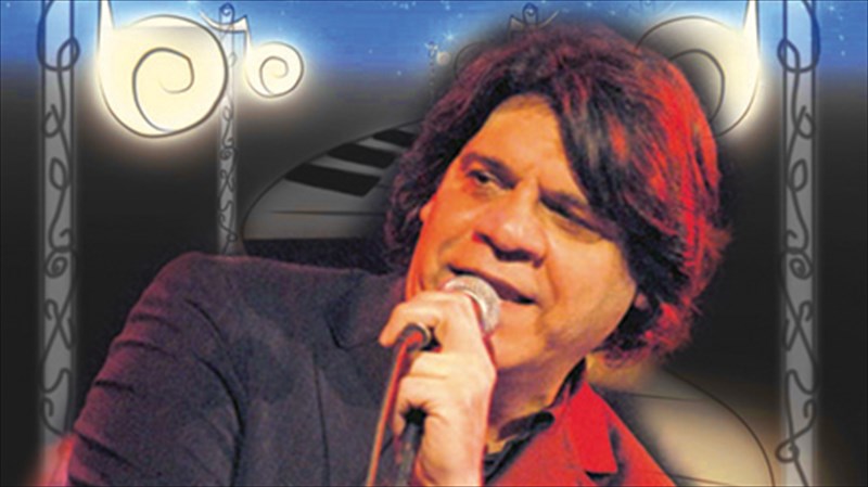 o-nikos-ksudakis-sto-mousiko-proaulio-tou-badminton