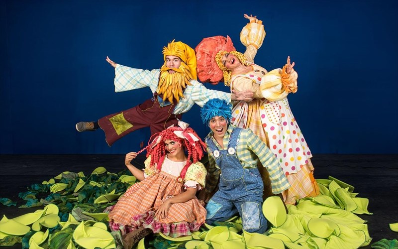 i-karmen-rouggeri-anebazei-xensel-kai-gkretel