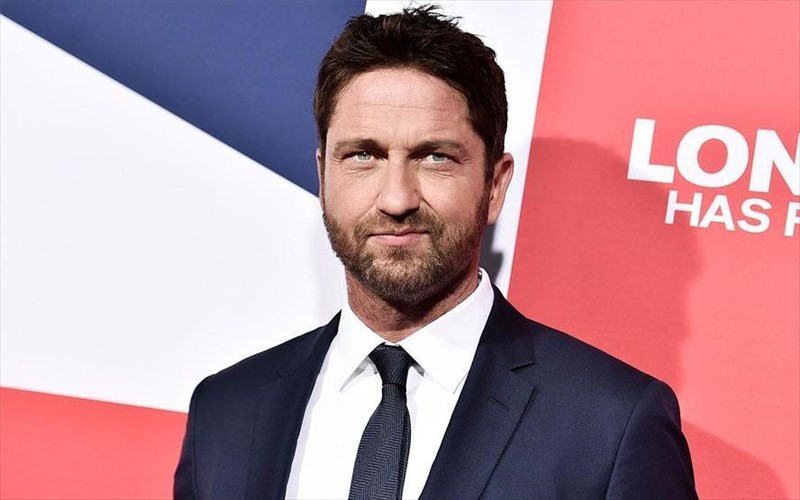 sto-nosokomeio-me-anafulaktiko-sok-katelikse-o-gerard-butler-gerard-butler