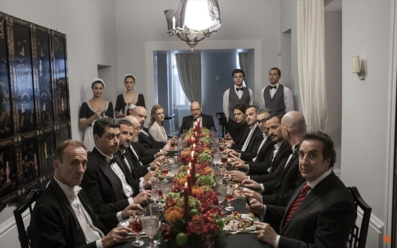 i-agriopapia-anoigei-ta-ftera-tis-sto-poreia-fotografies