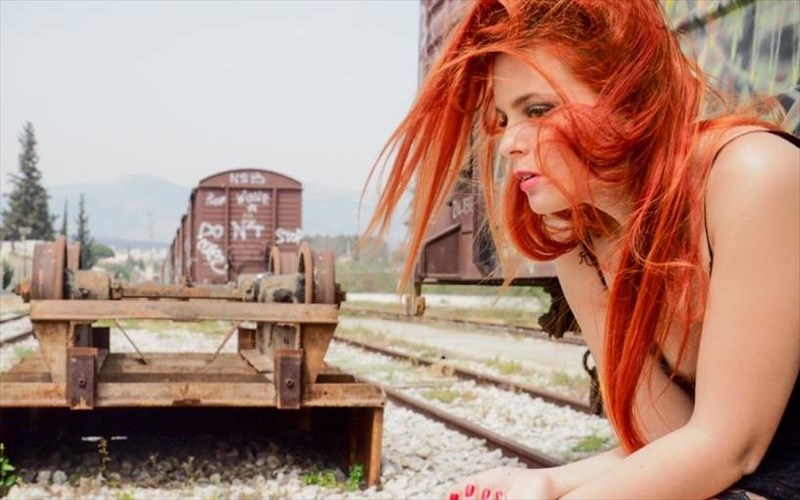 ti-tha-doume-fetos-sto-theatro-bafeio-lakis-karalis