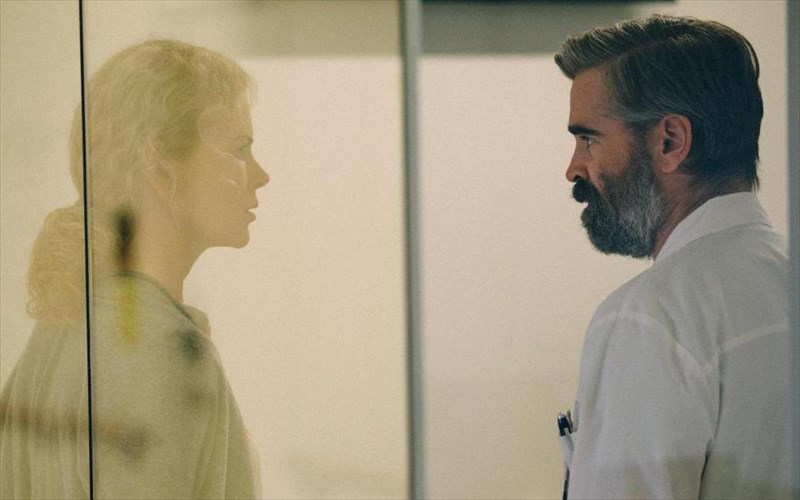 o-thanatos-tou-ierou-elafiou-metatrepei-ton-mutho-tis-ifigeneias-se-psuxologiko-tromo