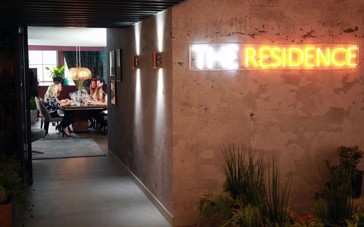 ksenodoxeio-dianuktereusi-se-polukatastima