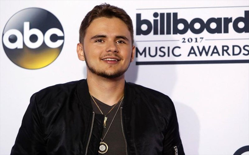 nosileutike-o-gios-tou-michael-Jackson-meta-apo-troxaio-atuxima-gios-tou-michael-Jackson-meta-apo-troxaio-atuxima