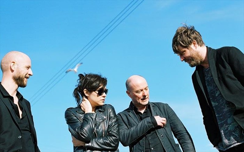 o-sivert-høyem-ksana-stin-athina-auti-ti-fora-mazi-me-tous-paradise