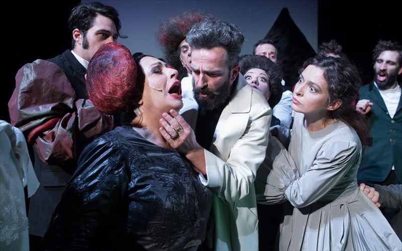 o-nikos-karathanos-epistrefei-me-tin-ananeomeni-operetta-tou-sto-ethniko