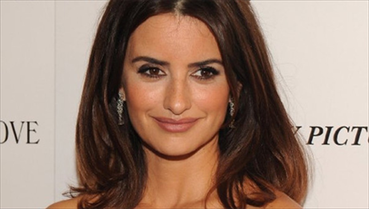 penelope-krouz-to-twice-born-einai-umnos-sti-mitrotita