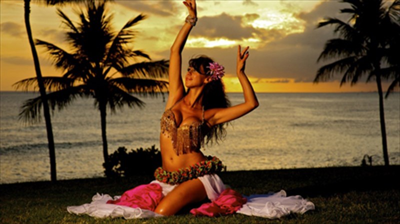 sunexizontai-oi-fthinoporines-periplaniseis-sto-half-note