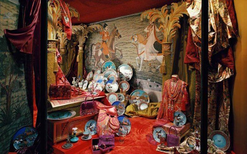 bitrines-me-thea-sto-parisi