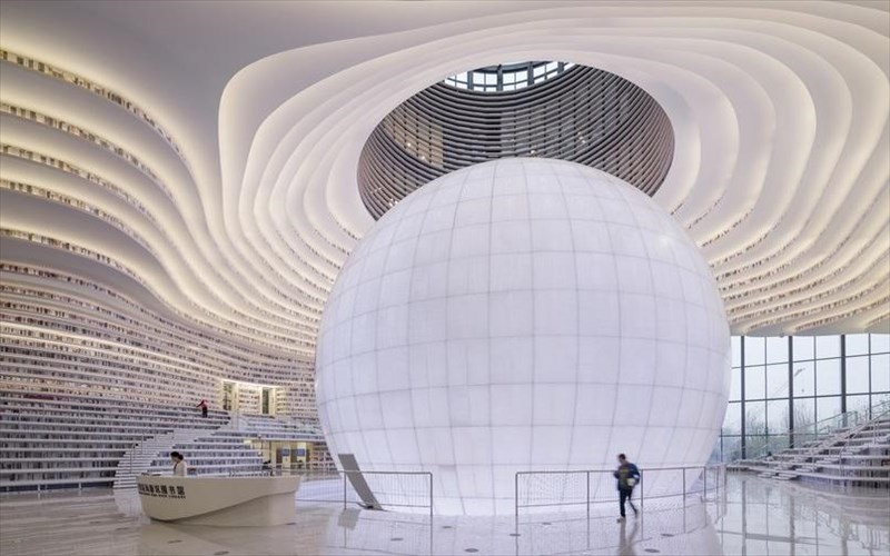 thelete-na-deite-tin-pio-entuposiaki-bibliothiki-ston-kosmo