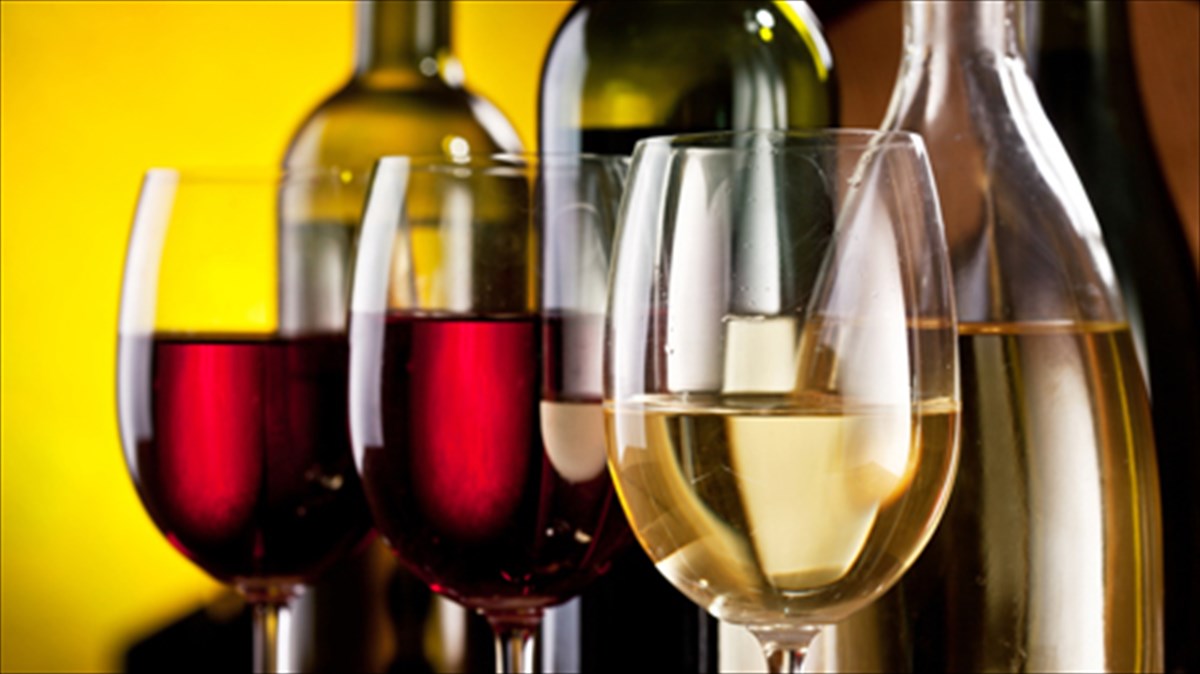 apomuthopoiontas-5-diadedomenes-theories-gia-to-krasi-diadedomenes-theories-gia-to-krasi