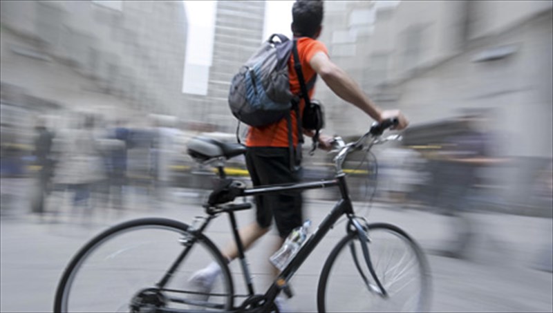 oi-poleis-pou-agapane-to-podilato