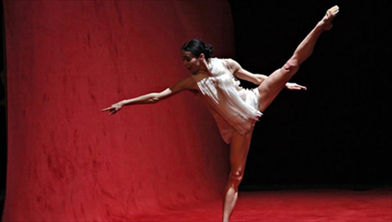 i-diana-vishneva-se-dialogo-me-korufaious-xorografous