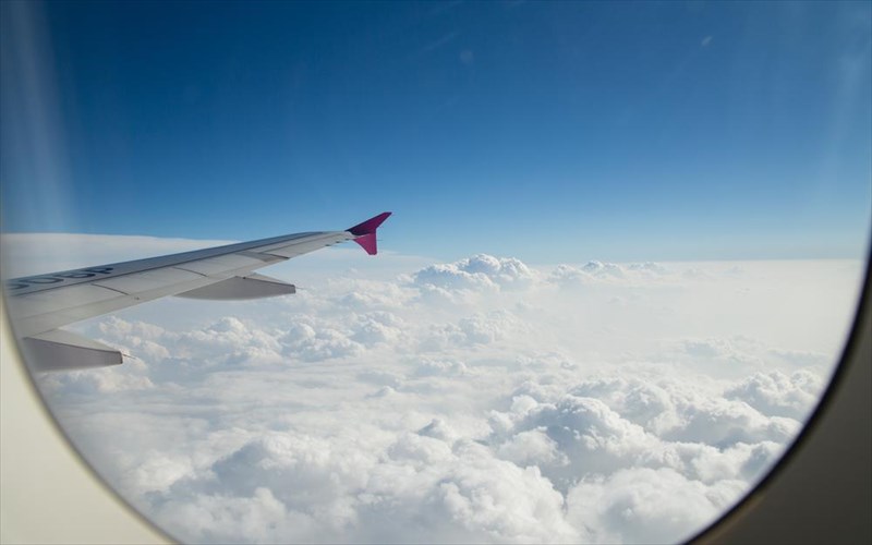 deka-pragmata-pou-den-prepei-na-kanete-pote-sto-aeroplano