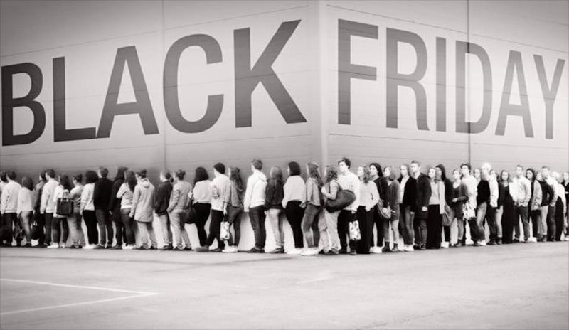 ti-aksizei-na-agorasei-kaneis-tin-black-friday